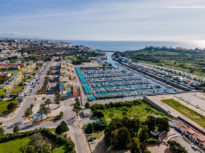 Marina 3B 1B By AL